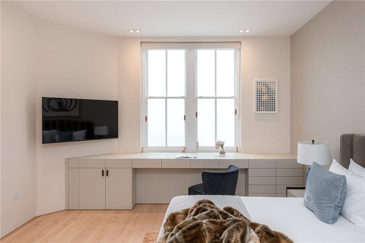 2 bedroom flat, South Audley Street, Mayfair W1K - Available
