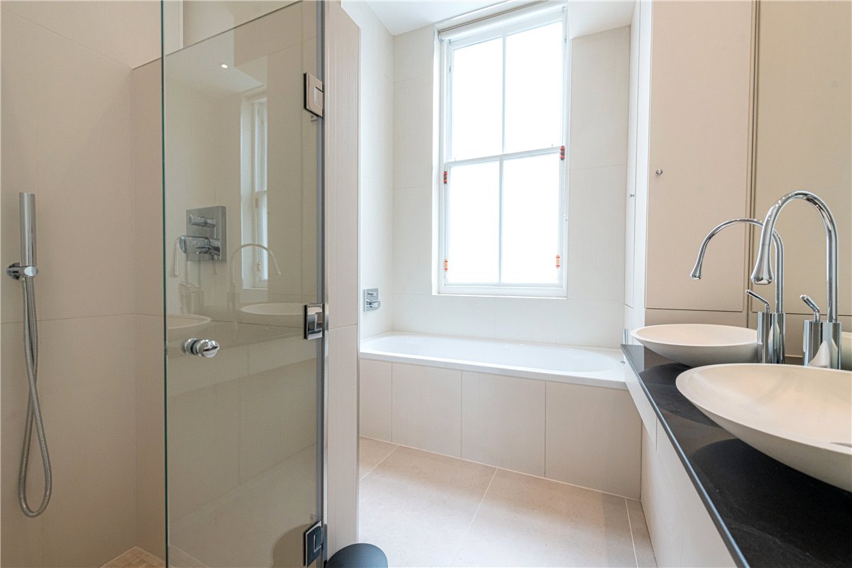 2 bedroom flat, South Audley Street, Mayfair W1K - Available