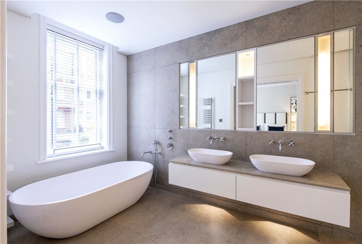 3 bedroom flat, Duke Street, Mayfair W1K - Available