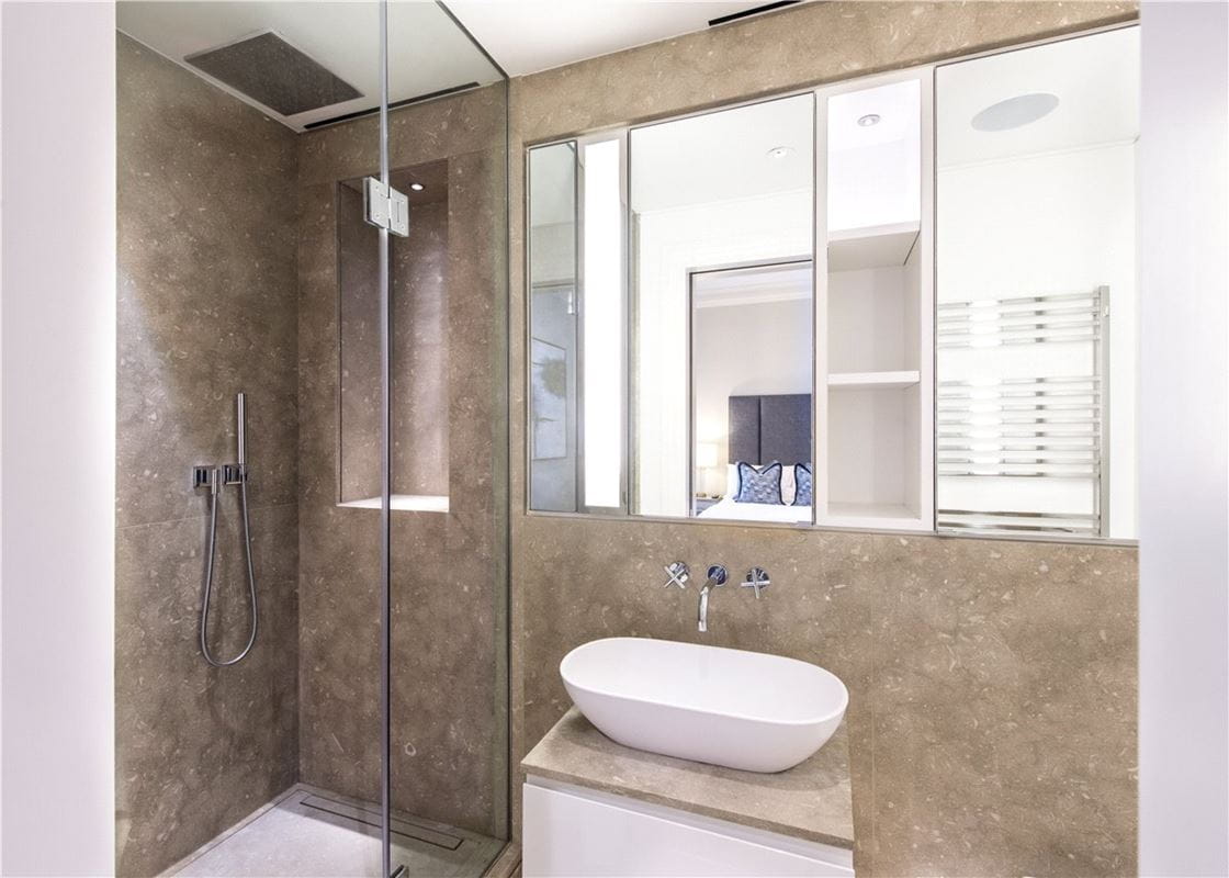 3 bedroom flat, Duke Street, Mayfair W1K - Available