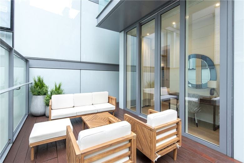 3 bedroom flat, Duke Street, Mayfair W1K - Available