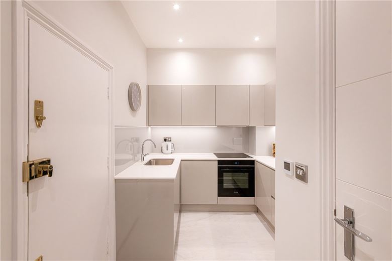2 bedroom flat, Park Street, Mayfair W1K - Available