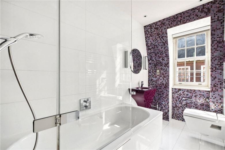 4 bedroom house, Shepherds Close, Mayfair W1K - Available