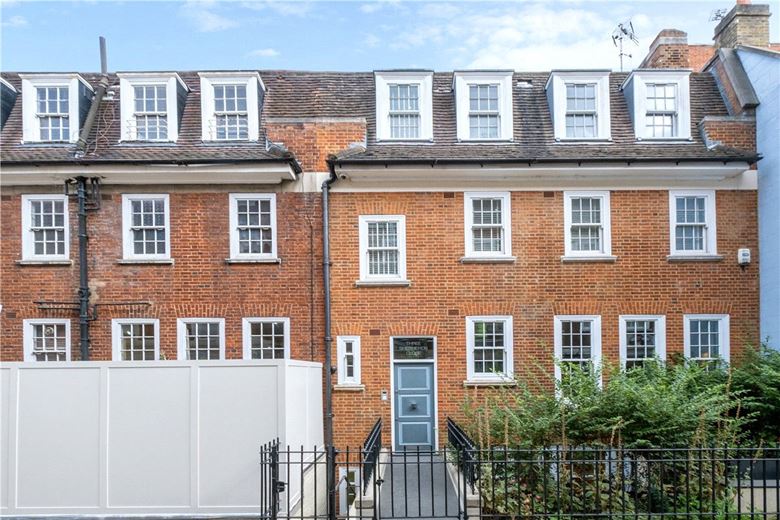 4 bedroom house, Shepherds Close, Mayfair W1K - Available