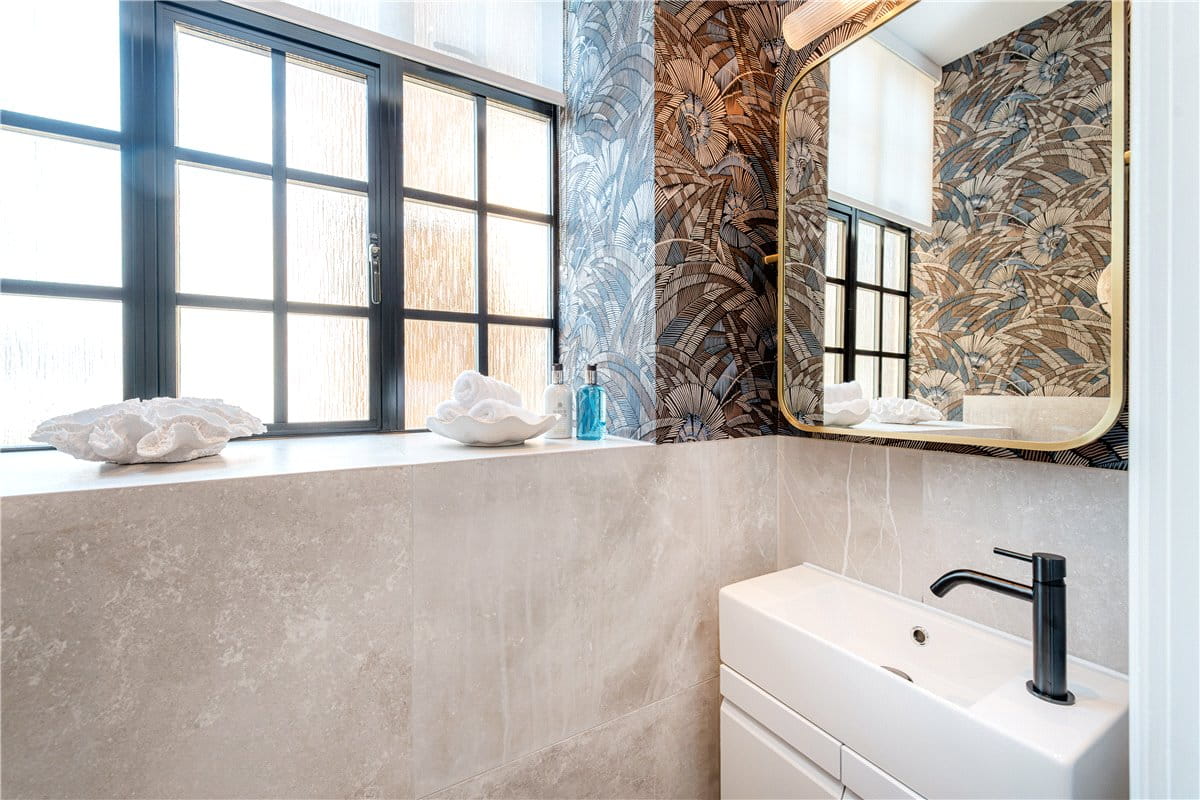 3 bedroom flat, Curzon Street, Mayfair W1J - Available