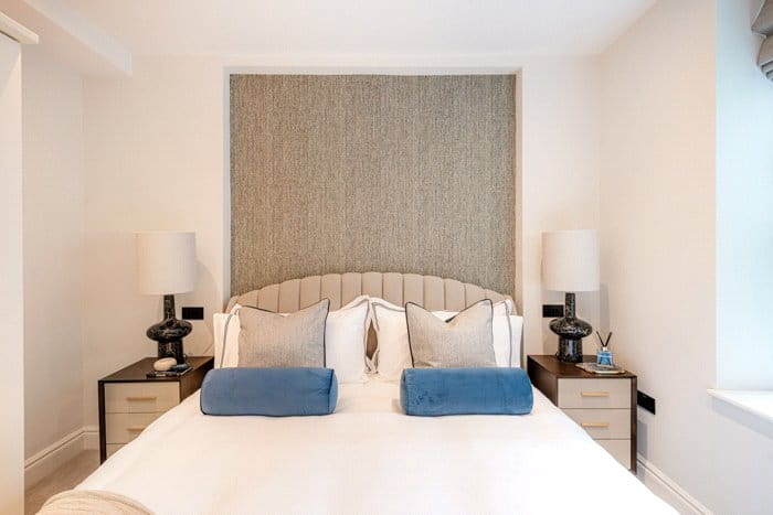 3 bedroom flat, Curzon Street, Mayfair W1J - Available