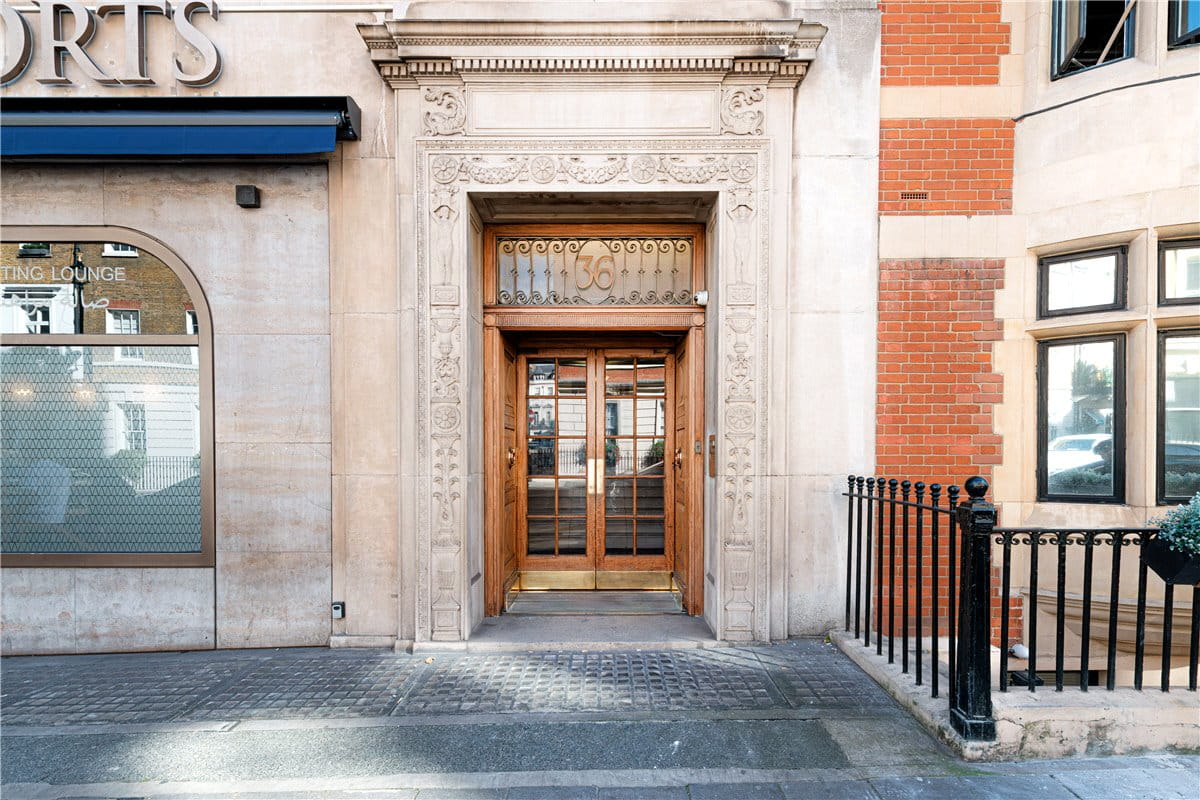 3 bedroom flat, Curzon Street, Mayfair W1J - Available