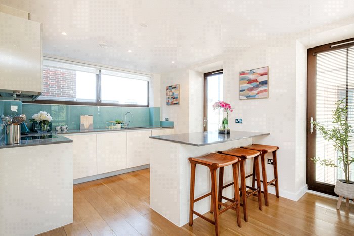 2 bedroom flat, Marsham Street, Westminster SW1P - Available