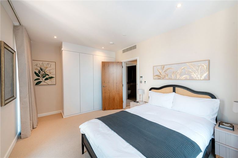 2 bedroom flat, Marsham Street, Westminster SW1P - Available