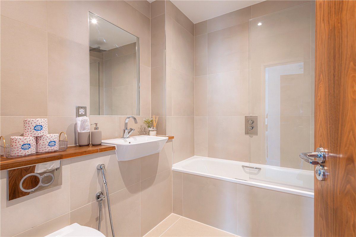 2 bedroom flat, Marsham Street, Westminster SW1P - Available