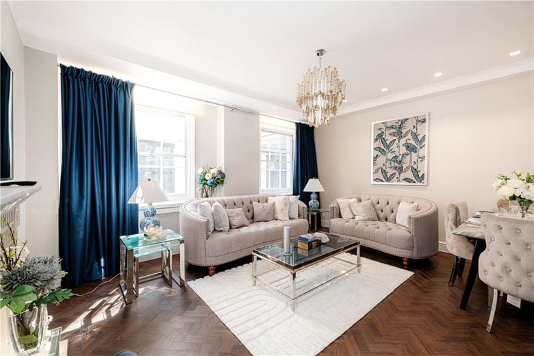 2 bedroom flat, Grosvenor Square, Mayfair W1K - Available