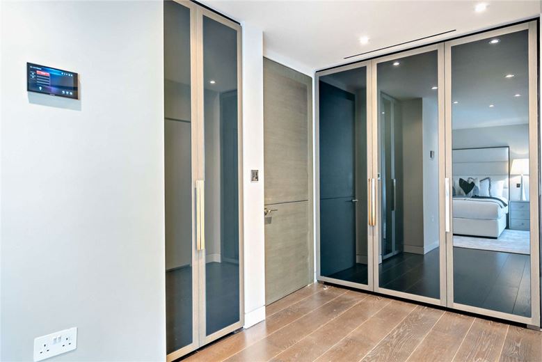 2 bedroom flat, Duke Street, Mayfair W1K - Available