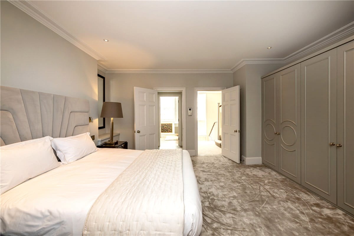 6 bedroom house, Chesterfield Hill, Mayfair W1J - Available