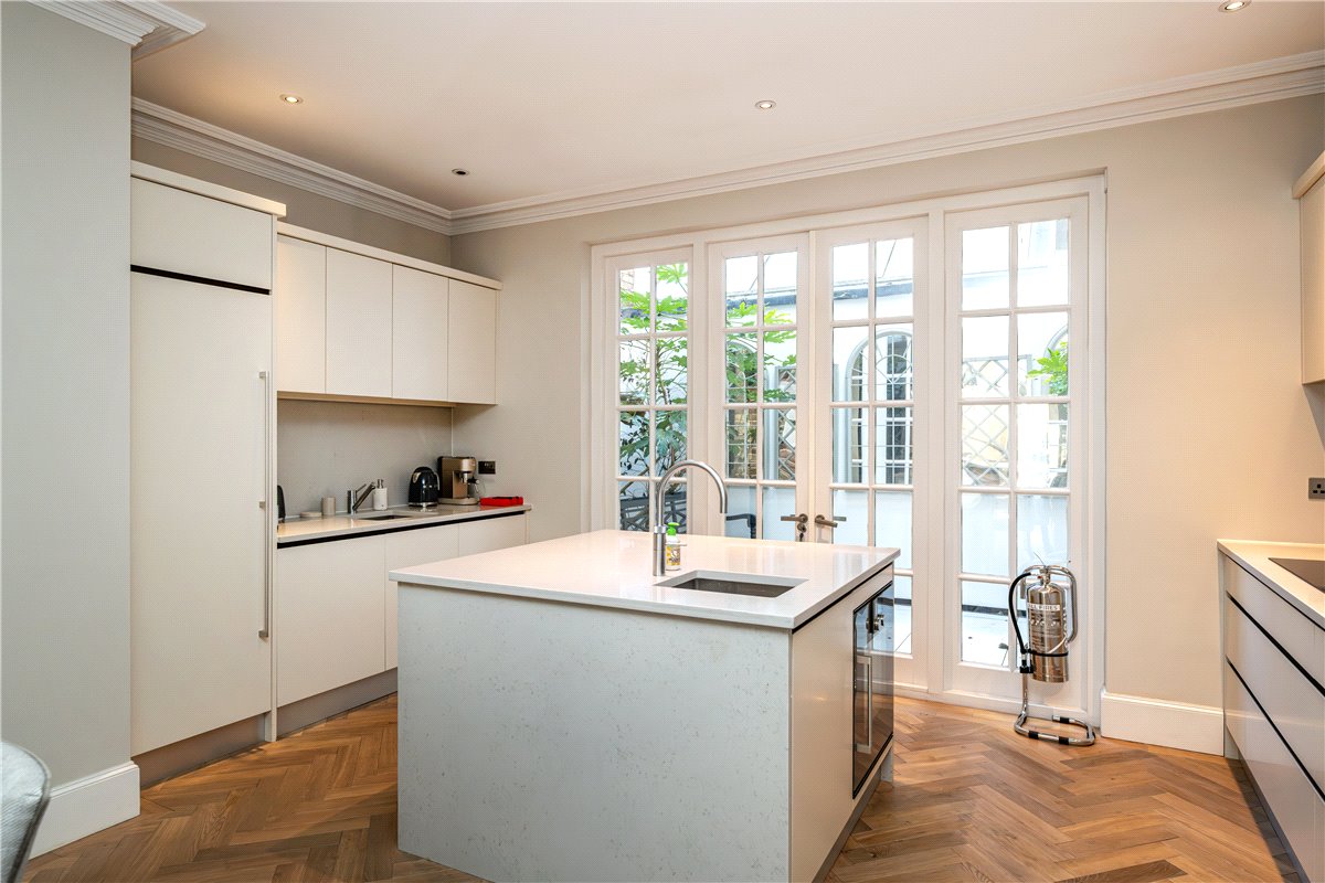 6 bedroom house, Chesterfield Hill, Mayfair W1J - Available
