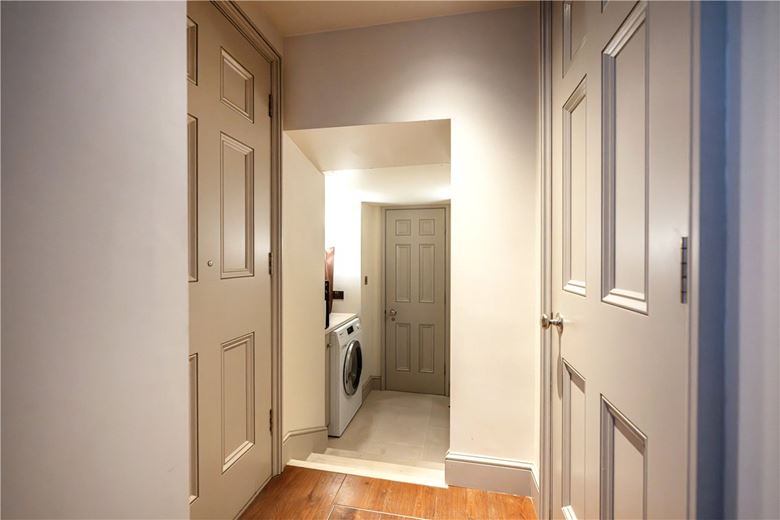 6 bedroom house, Chesterfield Hill, Mayfair W1J - Available