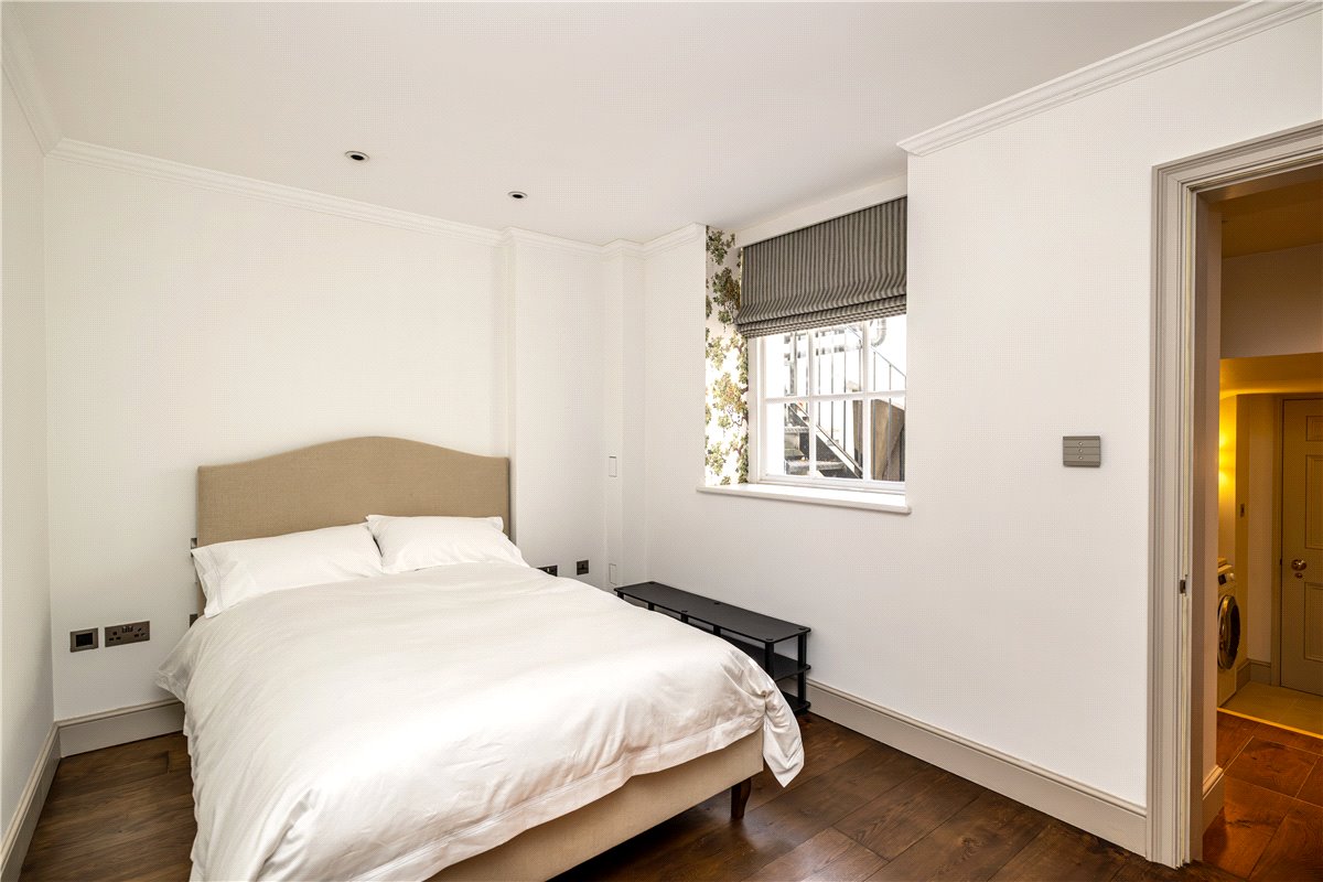 6 bedroom house, Chesterfield Hill, Mayfair W1J - Available