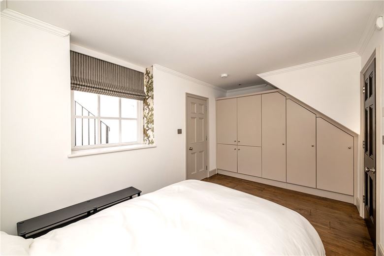 6 bedroom house, Chesterfield Hill, Mayfair W1J - Available