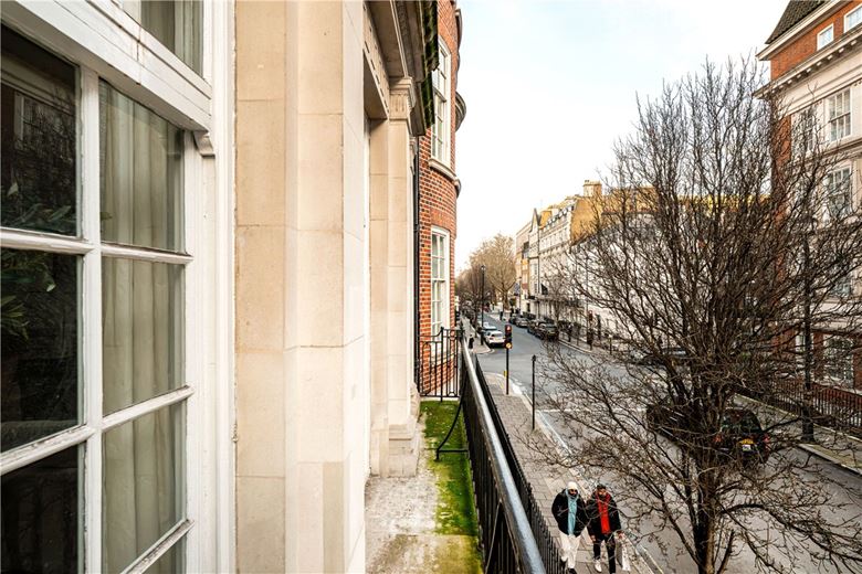 1 bedroom flat, Upper Brook Street, Mayfair W1K - Let Agreed