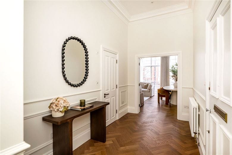 1 bedroom flat, Upper Brook Street, Mayfair W1K - Let Agreed