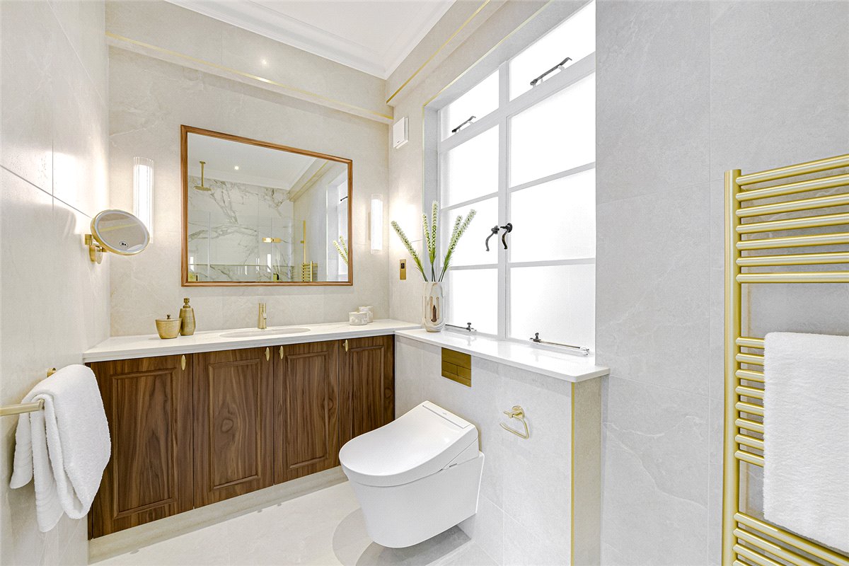 3 bedroom flat, Grosvenor Square, Mayfair W1K - Available