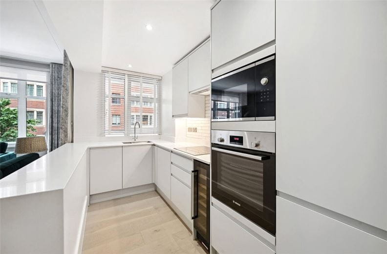 2 bedroom flat, Richmond Court, 200 Sloane Street SW1X - Available