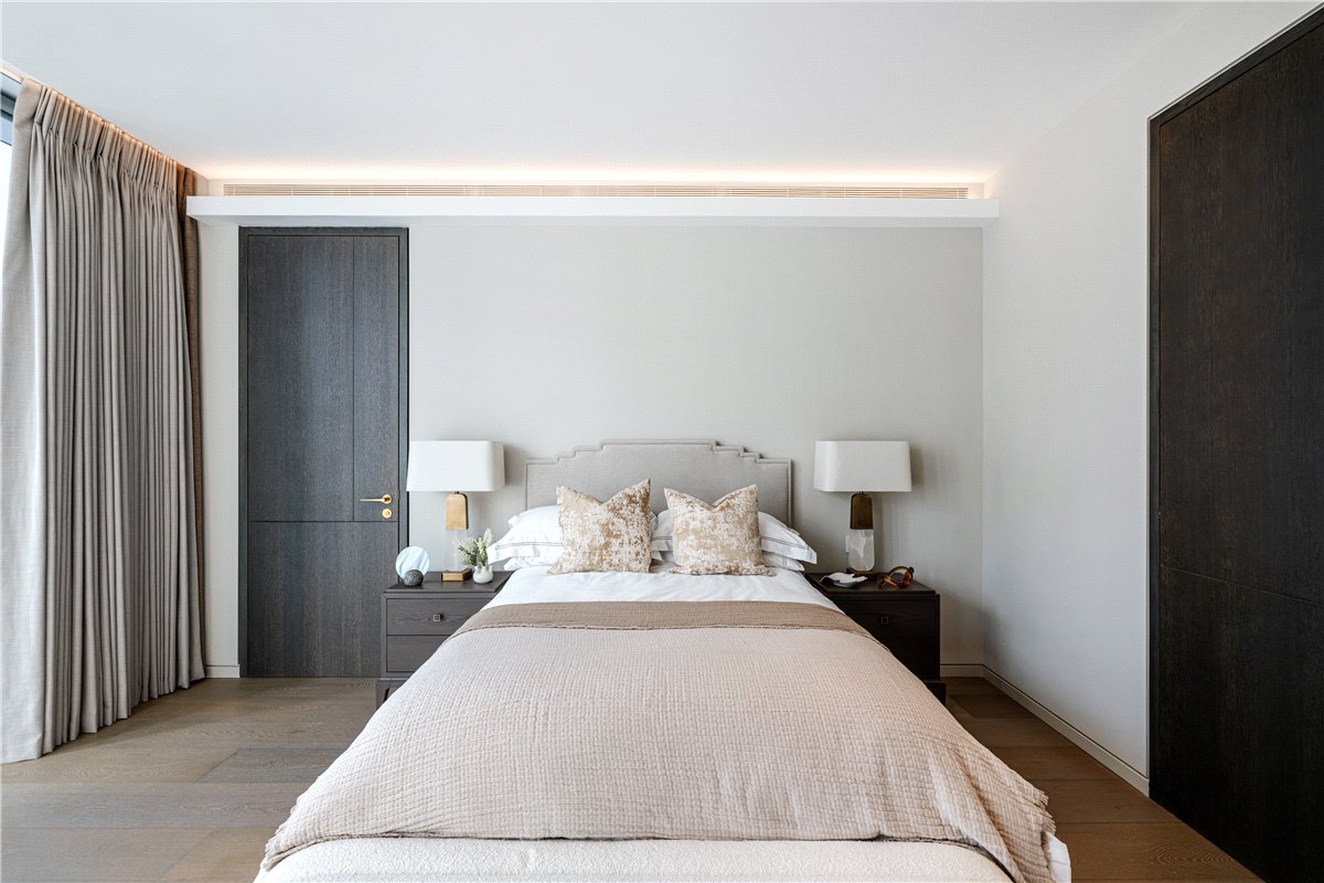 5 bedroom flat, Casson Square, London SE1 - Available