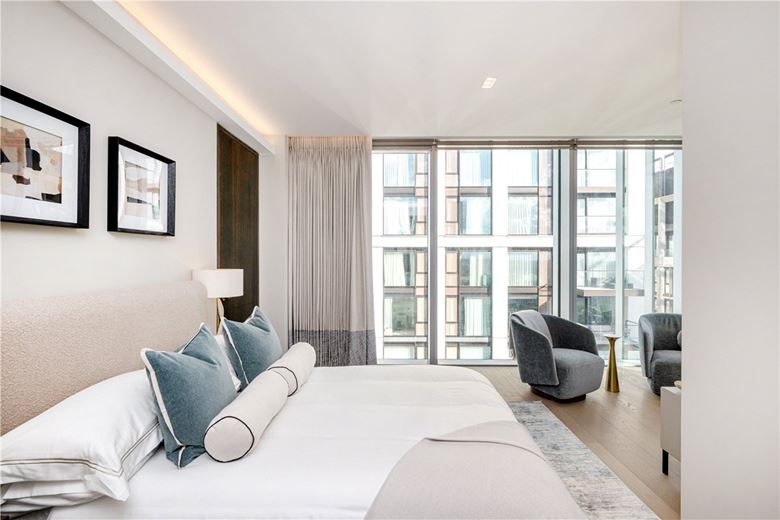 5 bedroom flat, Casson Square, London SE1 - Available