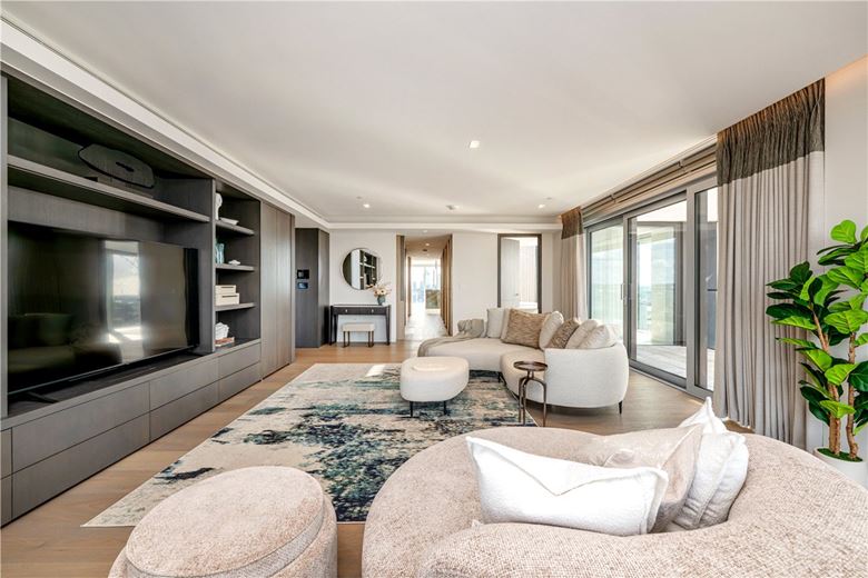 5 bedroom flat, Casson Square, London SE1 - Available