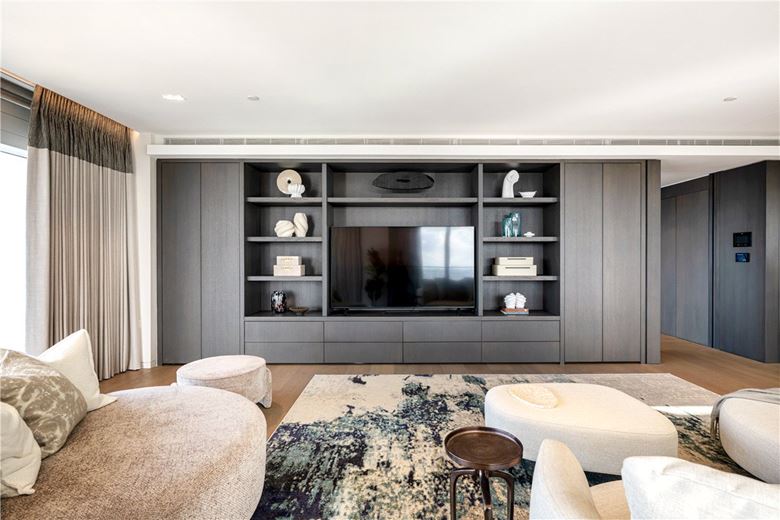 5 bedroom flat, Casson Square, London SE1 - Available