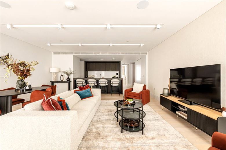 2 bedroom flat, Cork Street, Mayfair W1S - Let Agreed