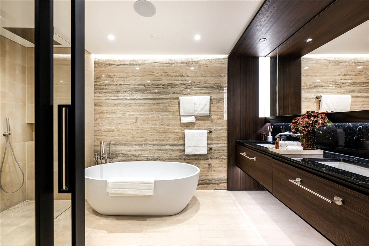 2 bedroom flat, Cork Street, Mayfair W1S - Let Agreed