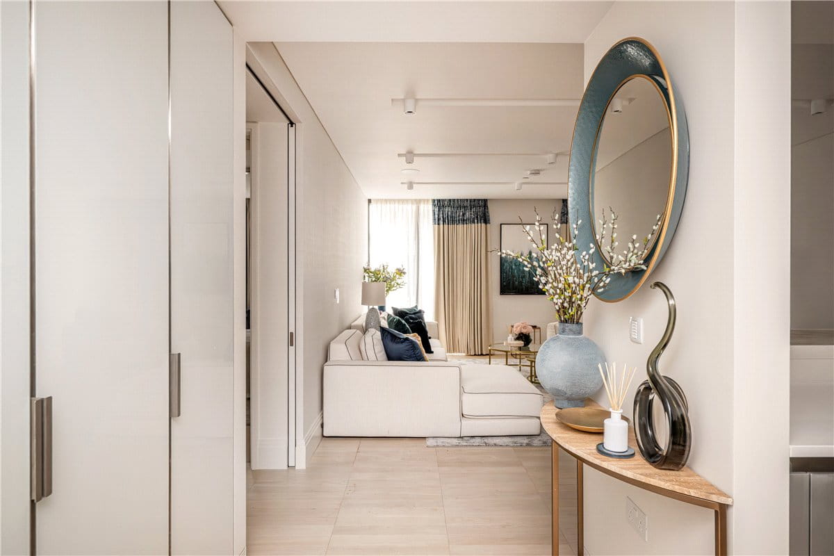 2 bedroom flat, Cork Street, Mayfair W1S - Available