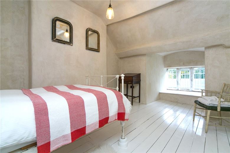 11 bedroom house, Talsarnau, Gwynedd LL47 - Available