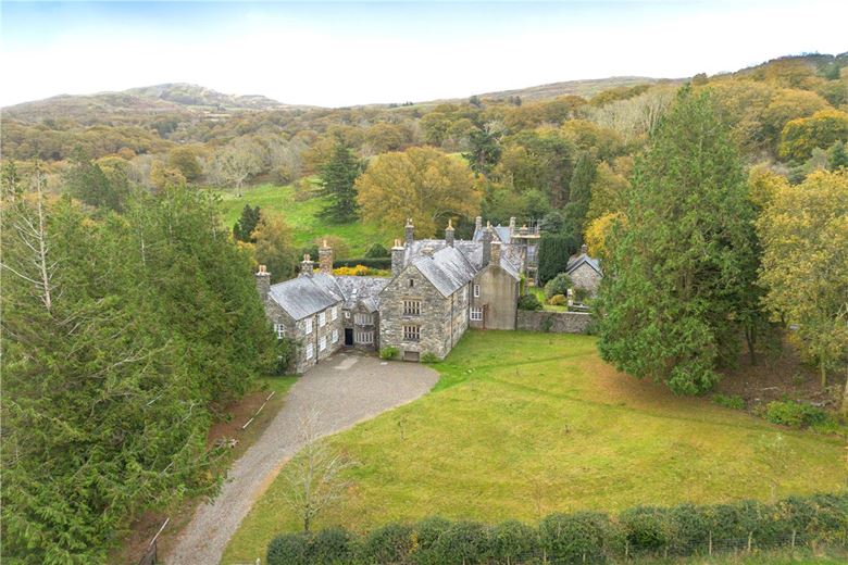 11 bedroom house, Talsarnau, Gwynedd LL47 - Available