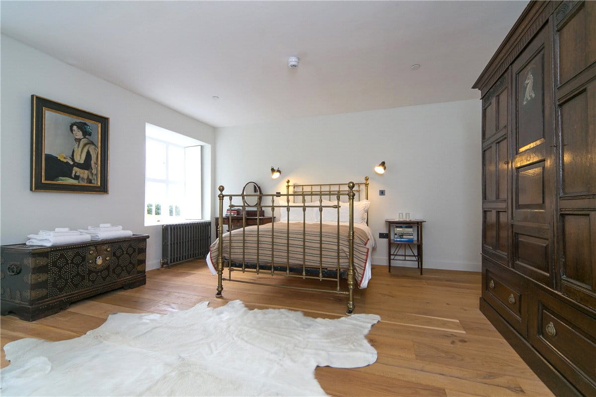 11 bedroom house, Talsarnau, Gwynedd LL47 - Available