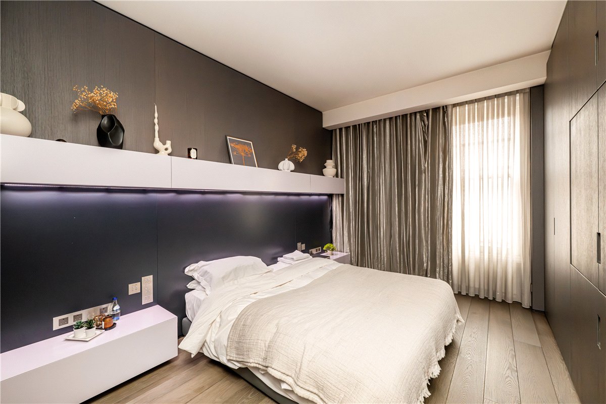 4 bedroom flat, North Row, Mayfair W1K - Available