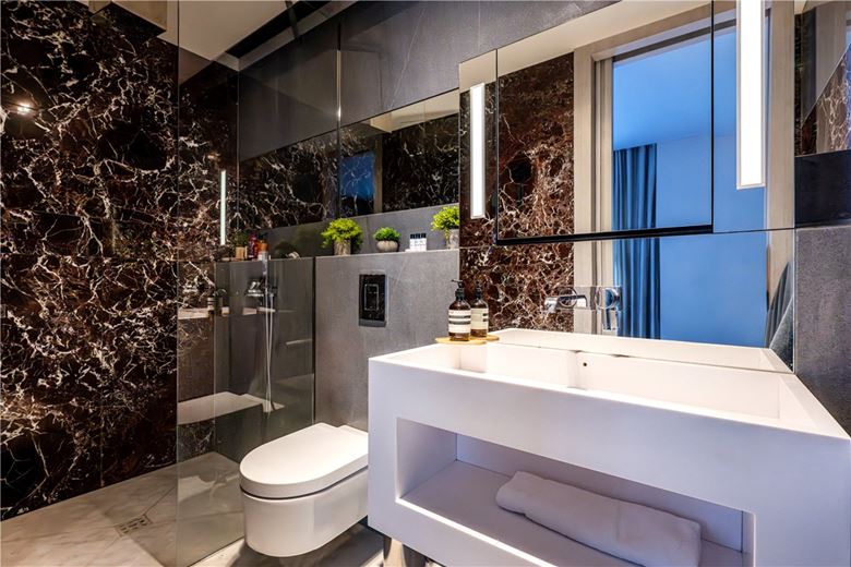 4 bedroom flat, North Row, Mayfair W1K - Available