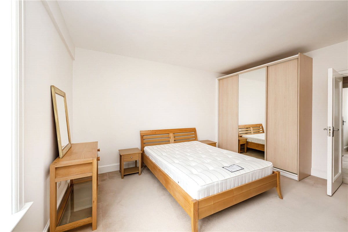 1 bedroom flat, Chesterfield Gardens, Mayfair W1J - Let Agreed