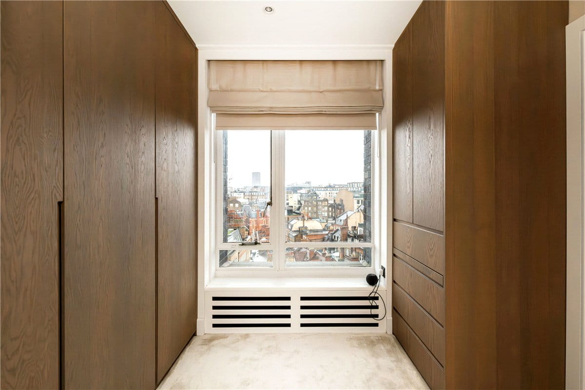 2 bedroom flat, Bourdon Street, London W1K - Available