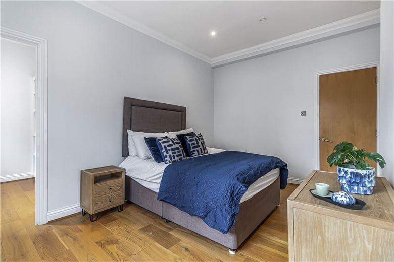 3 bedroom flat, Marylebone High Street, Marylebone W1U - Available