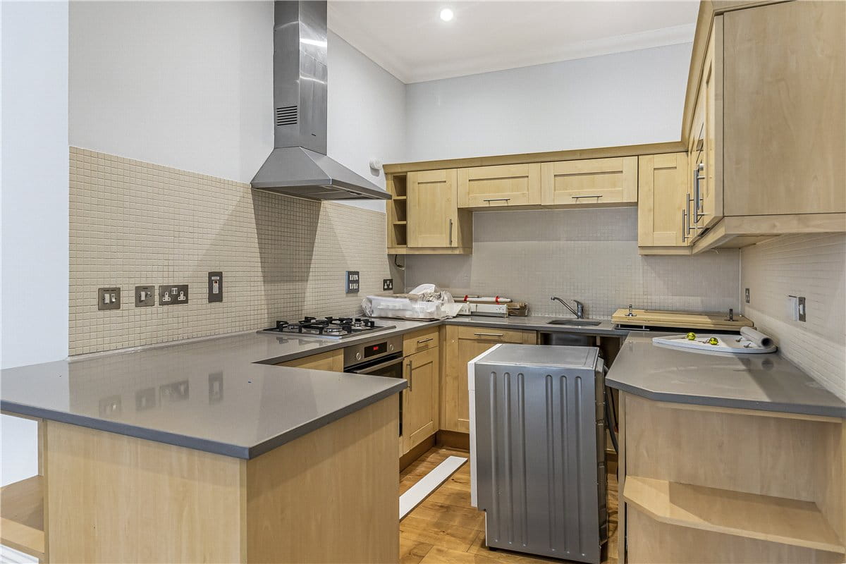 3 bedroom flat, Marylebone High Street, Marylebone W1U - Available