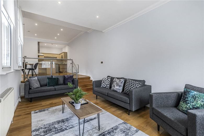 3 bedroom flat, Marylebone High Street, Marylebone W1U - Available