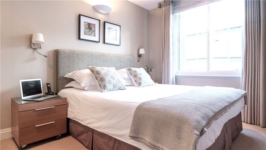1 bedroom flat, St. Christopher's Place, Marylebone W1U - Available