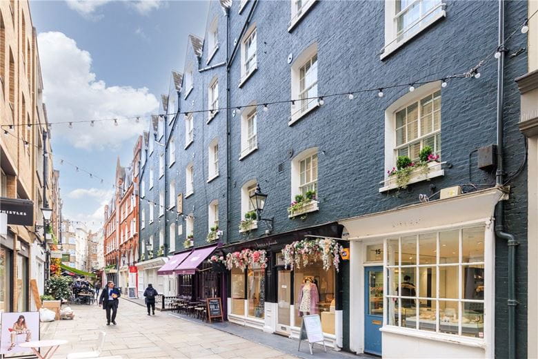 1 bedroom flat, St Christopher's Place, London W1U - Available