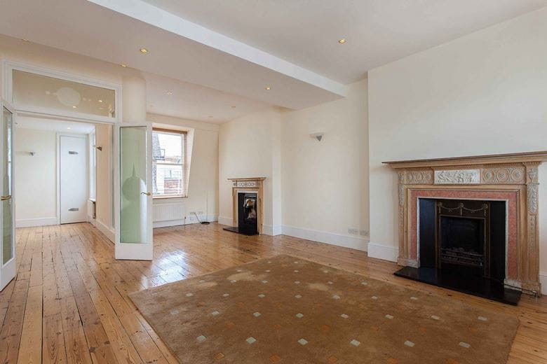 2 bedroom flat, New Cavendish Street, Marylebone W1W - Available