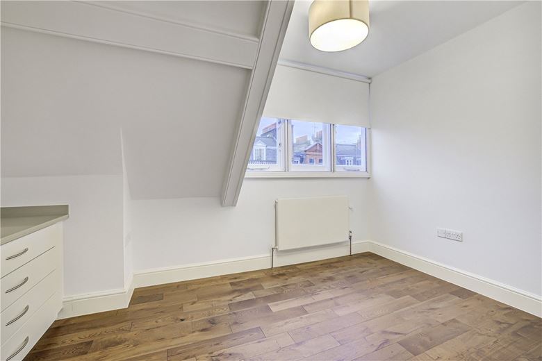 3 bedroom flat, Queen Anne Street, London W1G - Available