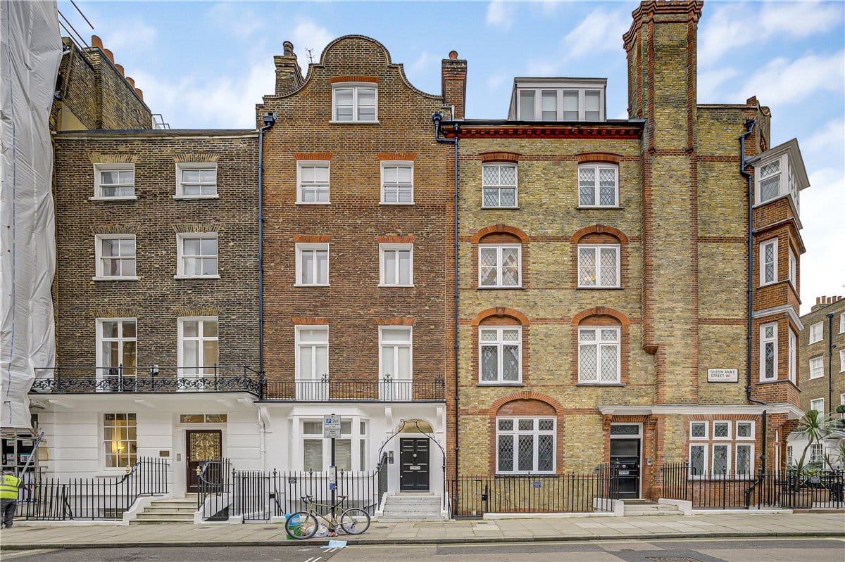 3 bedroom flat, Queen Anne Street, London W1G - Available