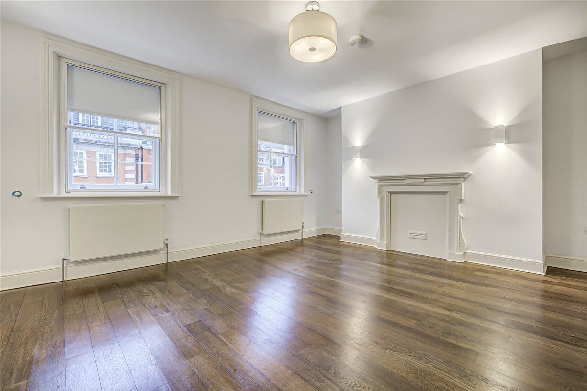 3 bedroom flat, Queen Anne Street, London W1G - Available