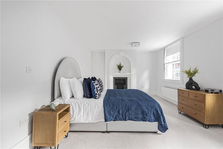 3 bedroom house, Welbeck Way, Marylebone W1G - Available