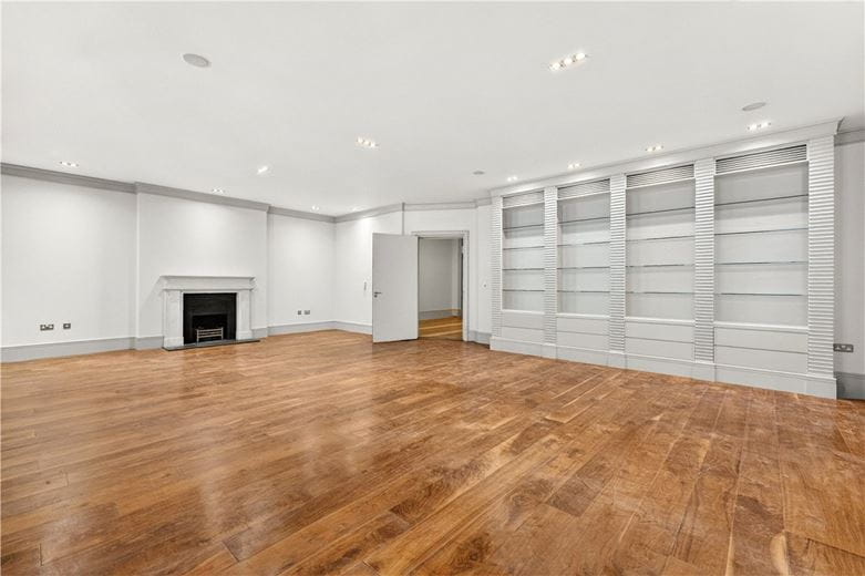 4 bedroom flat, Marylebone Road, Marylebone NW1 - Available